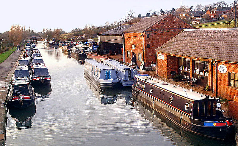 800px-grand_union_canal_at_braunston.jpg