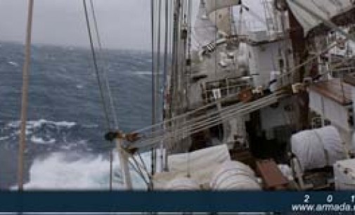 El Juan Sebastián Elcano cruza a vela el Atlántico Norte por primera vez en su historia