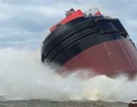 Botadura de costado del remolcador Kim M. Bouchard