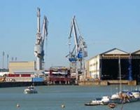 ¿Desguaces de buques en el puerto de Sevilla?