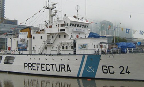 Argentina hunde un pesquero chino