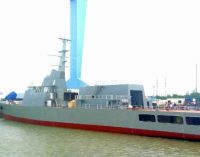 Botadura de las dos nuevas patrulleras de la Armada India