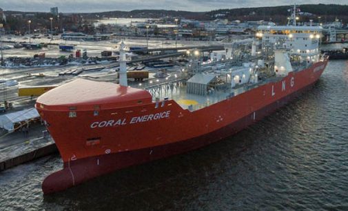 El primer buque gasero LNG clase hielo comienza sus operaciones