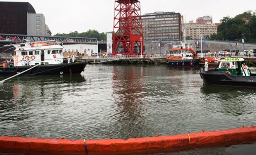 Simulacro contra la contaminación marina en el puerto de Bilbao