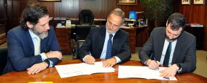 Puertos del Estado y Marina Mercante firman un convenio para gestionar las emergencias en aguas portuarias