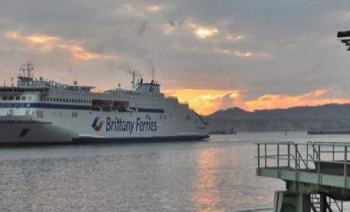 Las pruebas de Brittany Ferries continúan en el Puerto de Bilbao para el atraque del buque Salamanca con combustible GNL