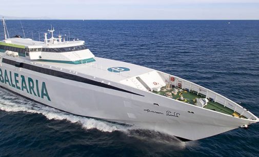 Varada del fast ferry Ramon Llull para la renovación de sus motores