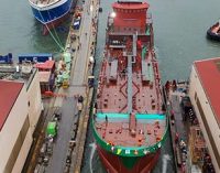 Astilleros de Murueta bota el primer petrolero híbrido europeo: Bahía Levante para Mureloil