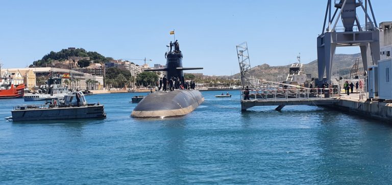 El submarino S-81 Isaac Peral tiene su primera salida al mar
