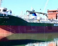 La gabarra híbrida de suministro de combustible a buques, Bahía Levante, ya opera en la Bahía de Algeciras