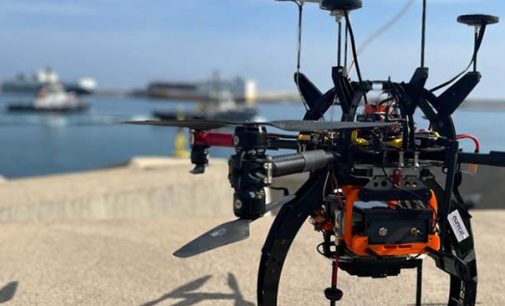Prueba piloto de videovigilancia con drones en el puerto de Valencia
