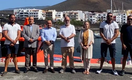 Salvamento Marítimo presenta la nueva Salvamar Navia en su base de La Restinga