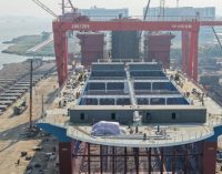 China celebra la botadura de la plataforma para acuicultura offshore Zhuhai Qin