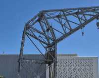 La APV saca a concurso la restauración de dos grúas portuarias históricas