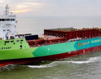 El puerto de Rotterdam realiza con éxito el bunkering de etanol al portacontenedores Eco Levant