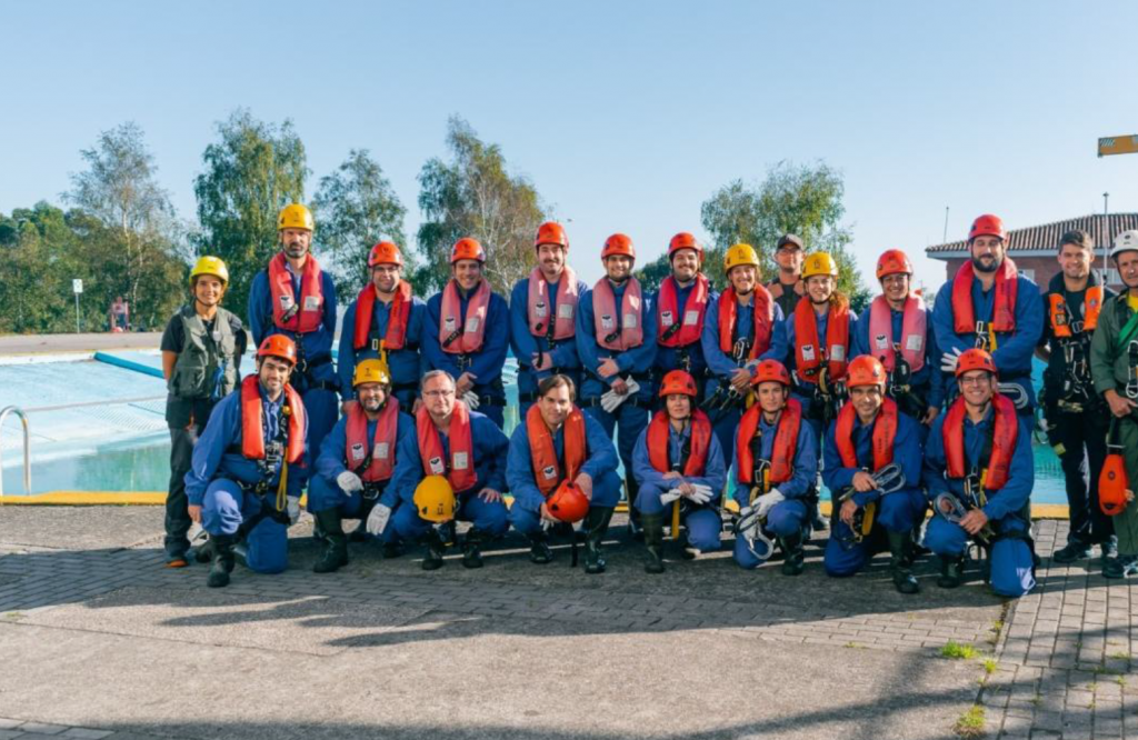 Curso_formación_Prevención_Riesgos_Laborales_Inspectores_Seguridad_Marítima_foto_familia_1