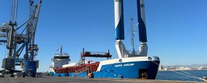 PortCastelló recibe al carguero Maria Sibum pionero con velas rígidas de succión