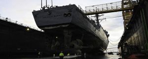 El destructor USS Arleigh Burke realiza varada en Navantia Cádiz